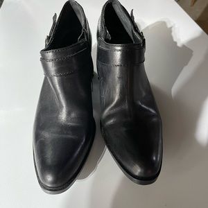 Black leather size 81/2, Bandolino